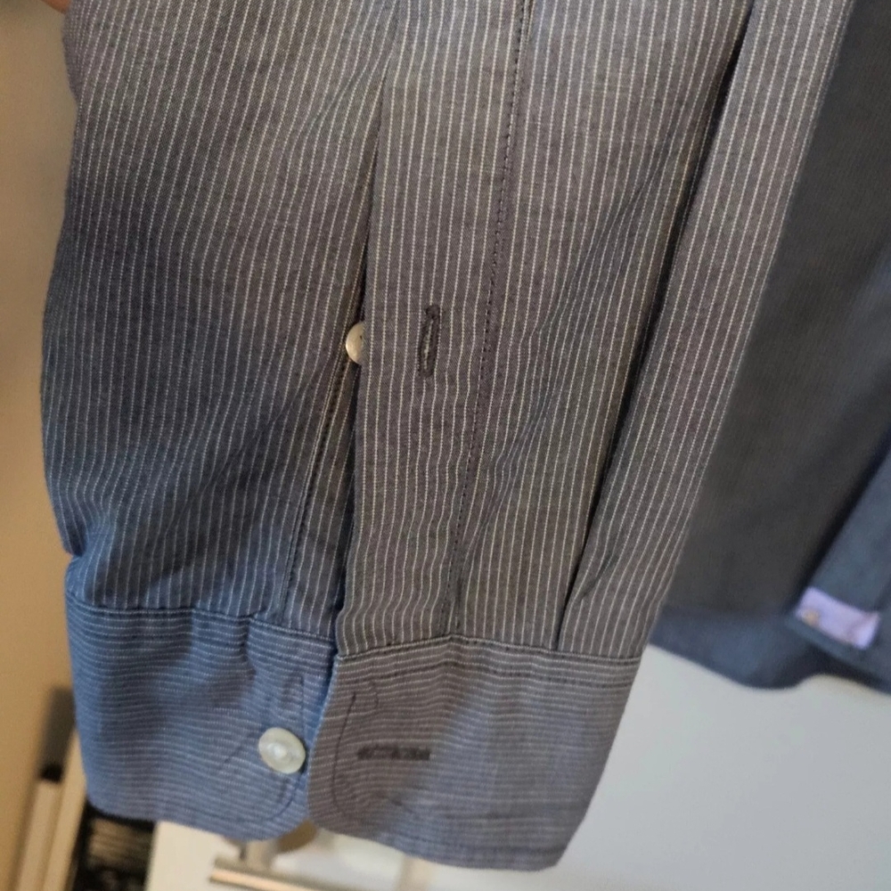 mens J.crew. collared button up dress shirt . grey with light grey pin stripes - Picture 4 of 5